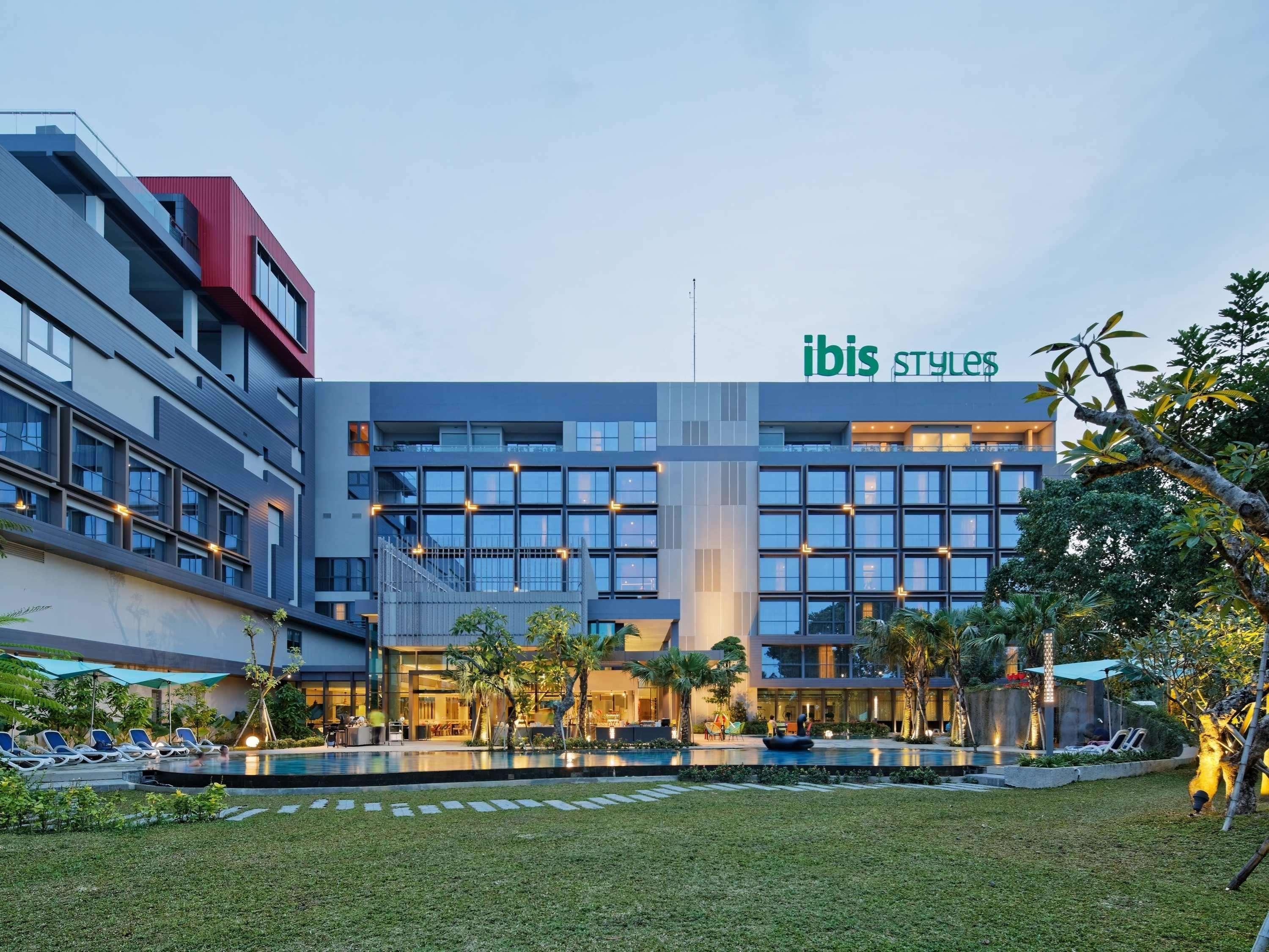 Ibis Styles Batam Nagoya Hotel Ngoại thất bức ảnh