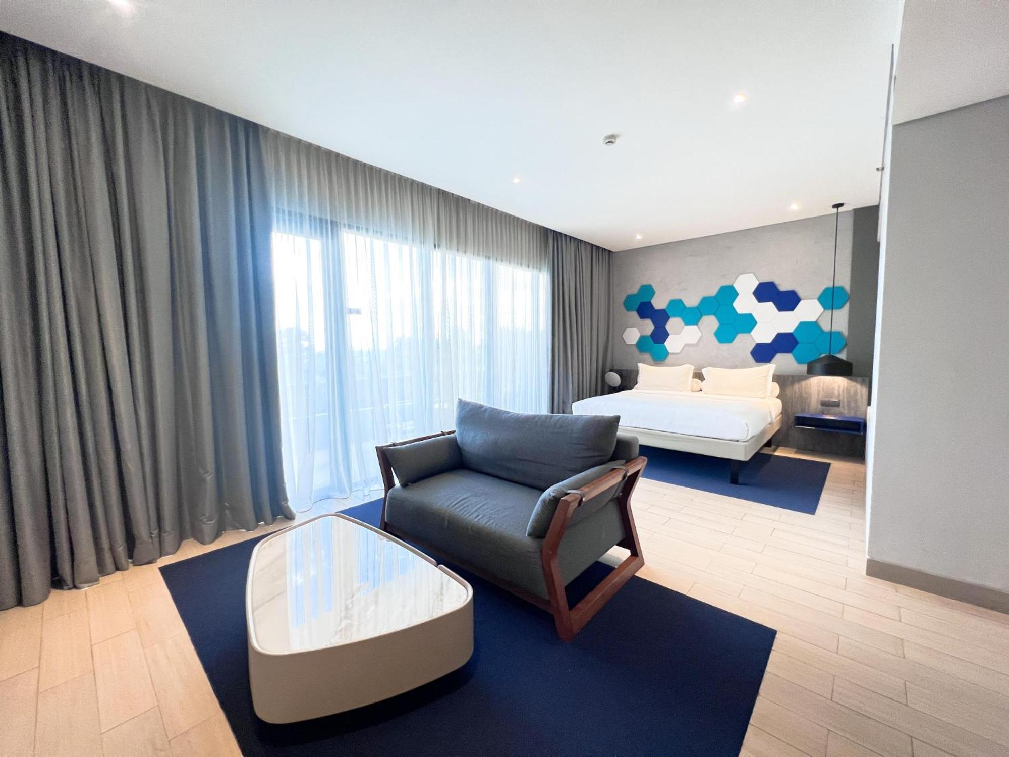 Ibis Styles Batam Nagoya Hotel Ngoại thất bức ảnh