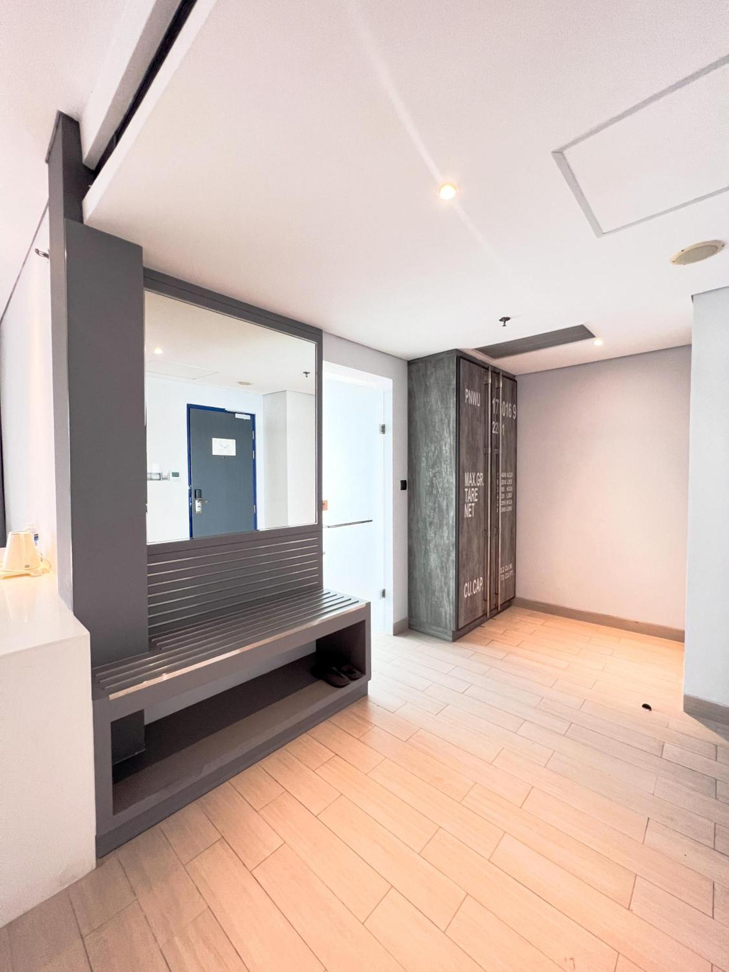 Ibis Styles Batam Nagoya Hotel Ngoại thất bức ảnh