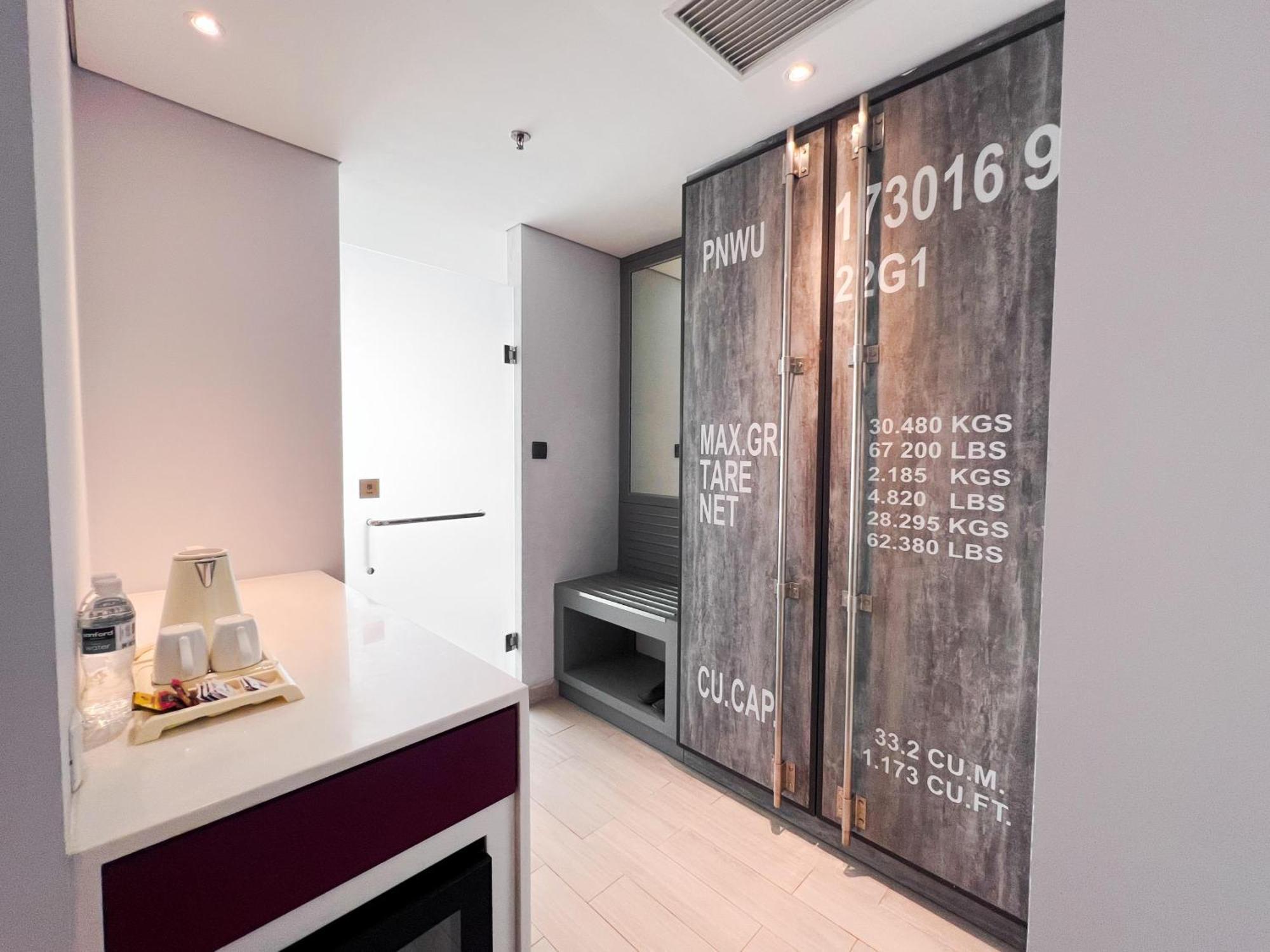 Ibis Styles Batam Nagoya Hotel Ngoại thất bức ảnh