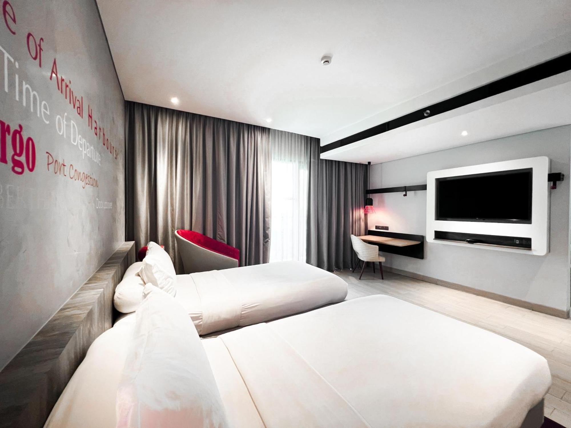 Ibis Styles Batam Nagoya Hotel Ngoại thất bức ảnh