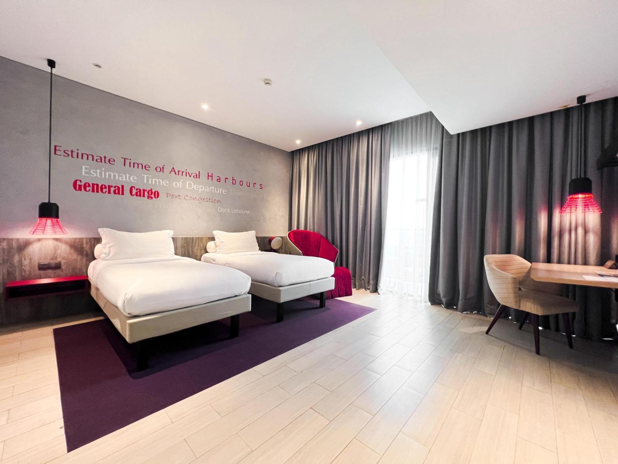 Ibis Styles Batam Nagoya Hotel Ngoại thất bức ảnh