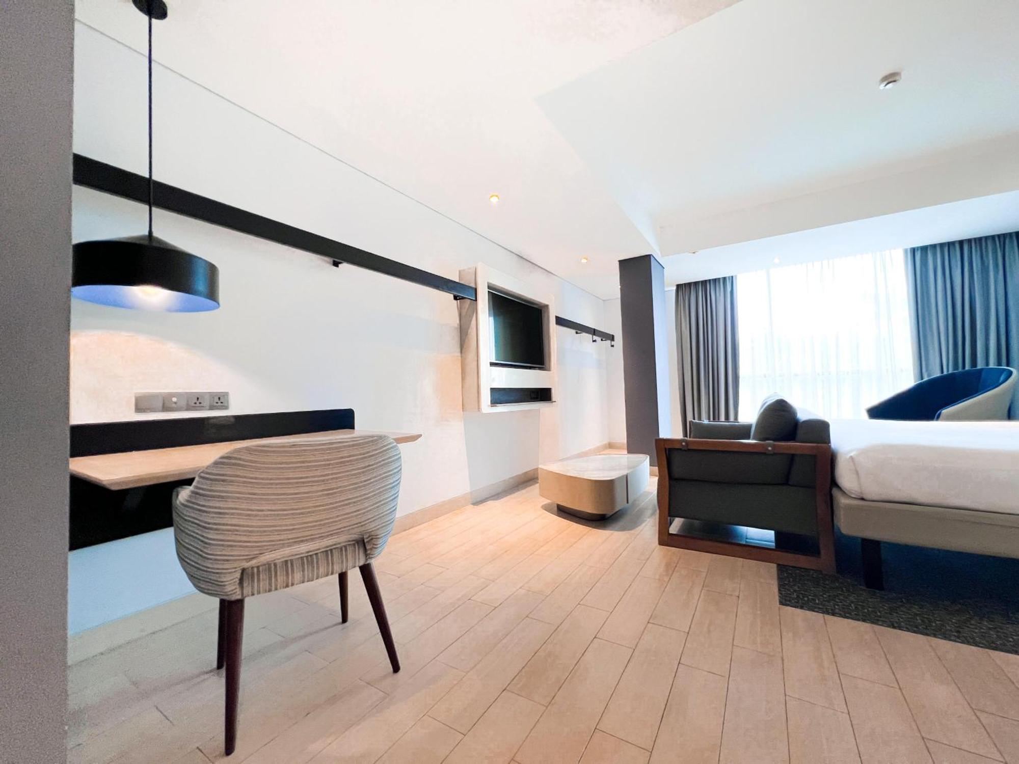 Ibis Styles Batam Nagoya Hotel Ngoại thất bức ảnh