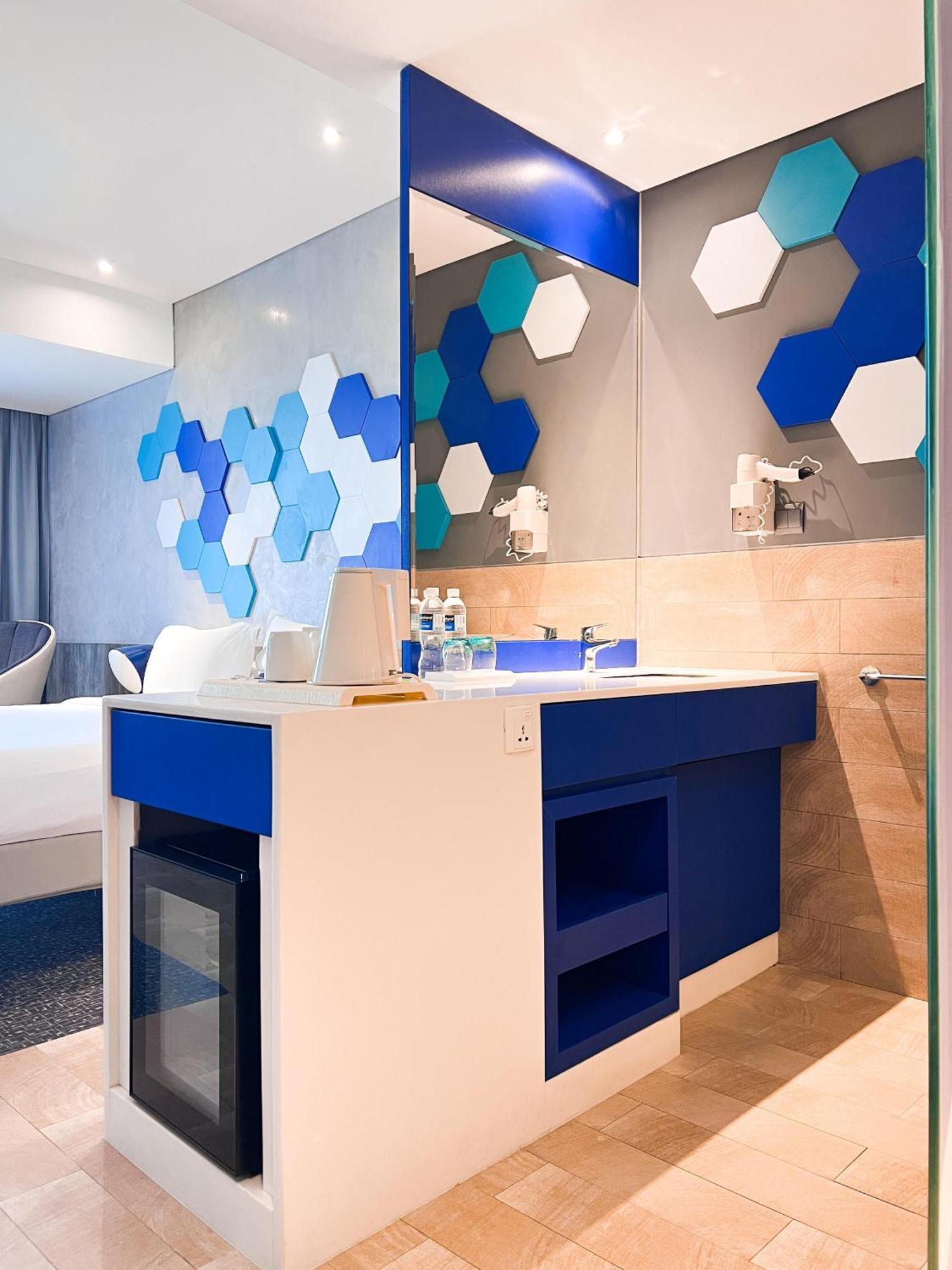 Ibis Styles Batam Nagoya Hotel Ngoại thất bức ảnh