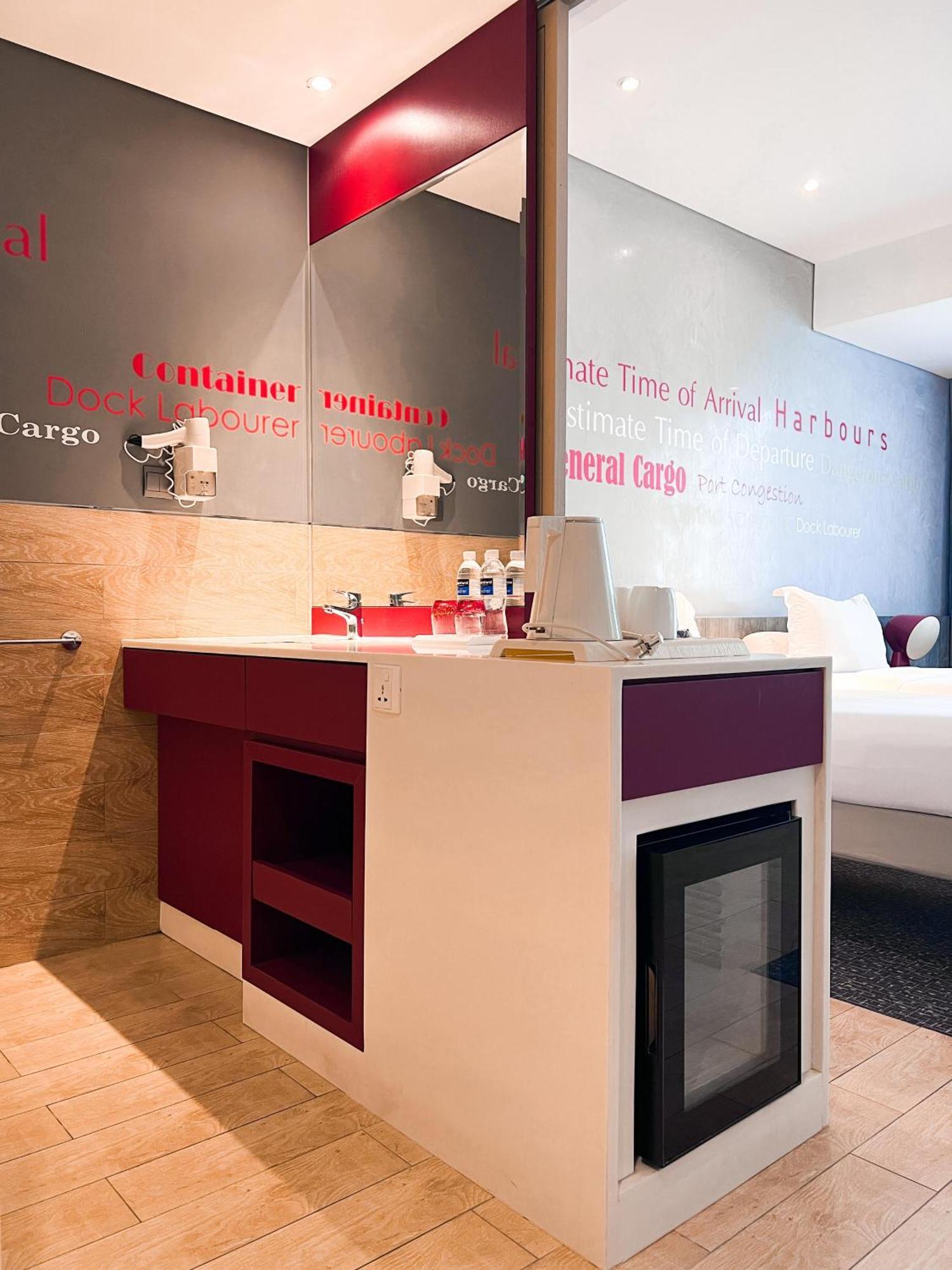 Ibis Styles Batam Nagoya Hotel Ngoại thất bức ảnh